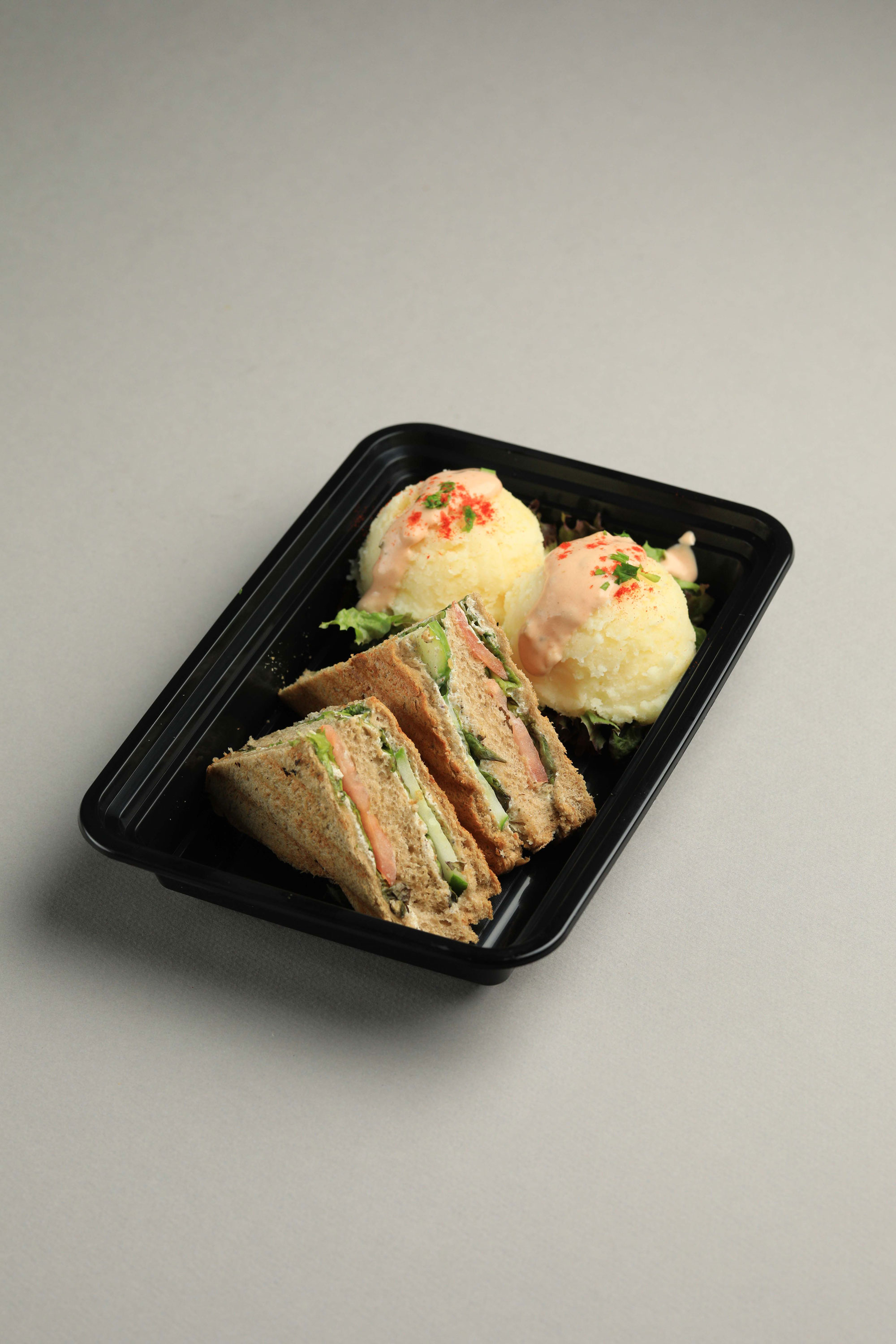 FETA CAPSICUM SANDWICH W MASHPOTATO
